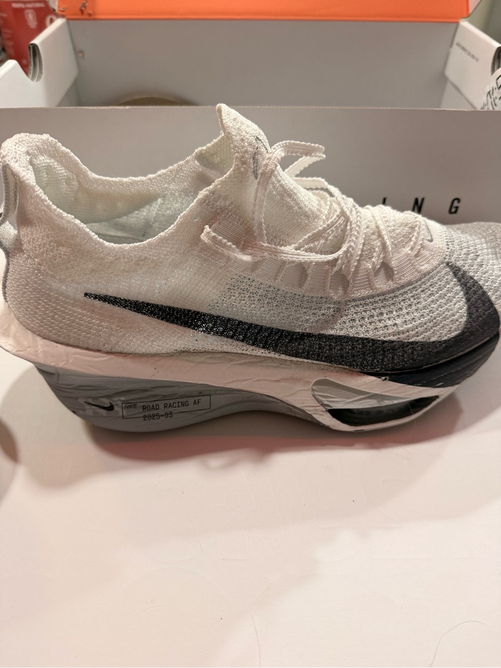Nike Women’s White & Black alphafly  Flyknit Running Shoe